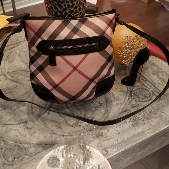 Burberry Handbags - ♥️♥️BURBERRY DRYDEN CROSS BODY BAG